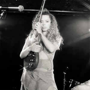 Nilufer Yanya en concert à La Bellevilloise en 2024