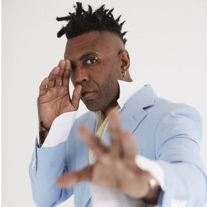 Omar en concert au New Morning en mars 2024