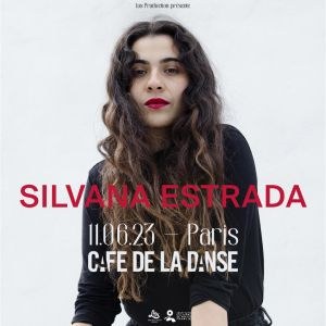 Silvana Estrada en concert au Café de la Danse en 2023